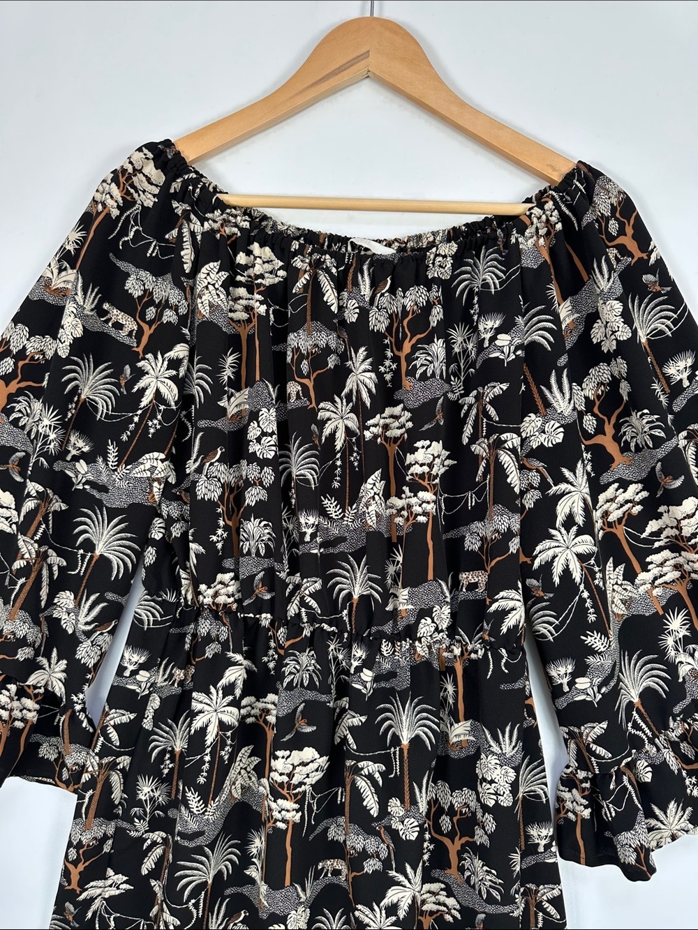 H&M Tropical Palm Print Off Shoulder Dress Ruffle Hem Boho Vacation Size 6 - Picture 2 of 8